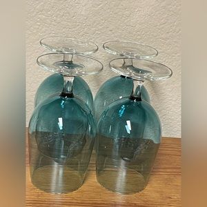 A set of 4 Smoke Blue Wine Glasses Goblets 6” Tall